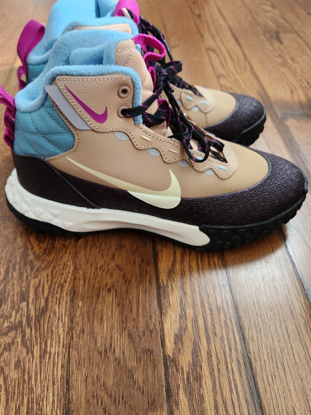 Nike Kids Fleece-Lined Winter Boots 4Y Tan, Blue, Pink